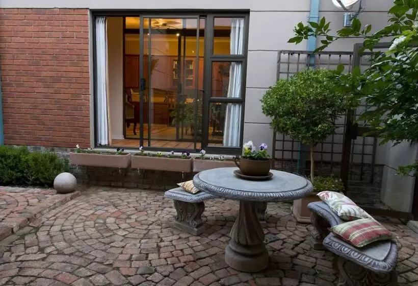 پانسیون Primavera Guest House