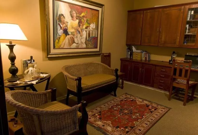 پانسیون Primavera Guest House