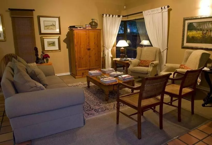 پانسیون Primavera Guest House