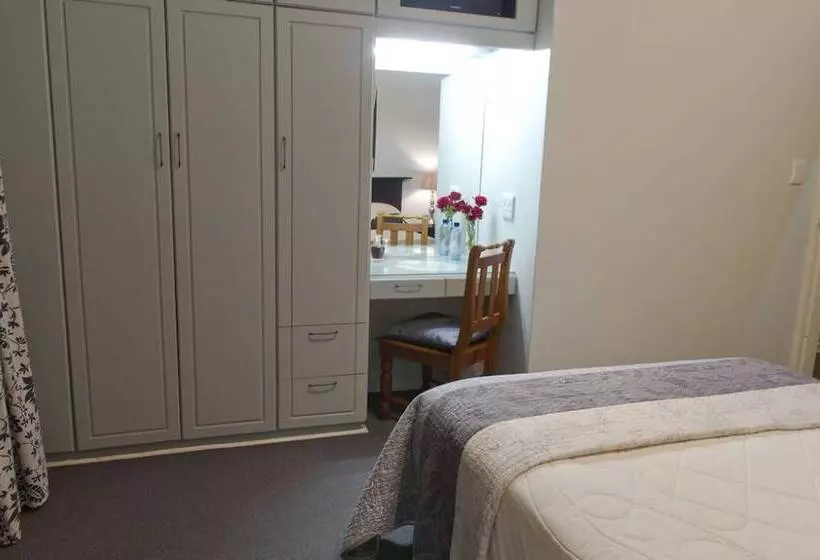 پانسیون Primavera Guest House