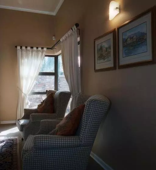 پانسیون Primavera Guest House