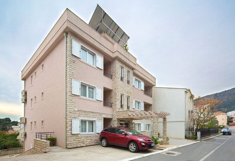 Petrovac Holiday Apartments