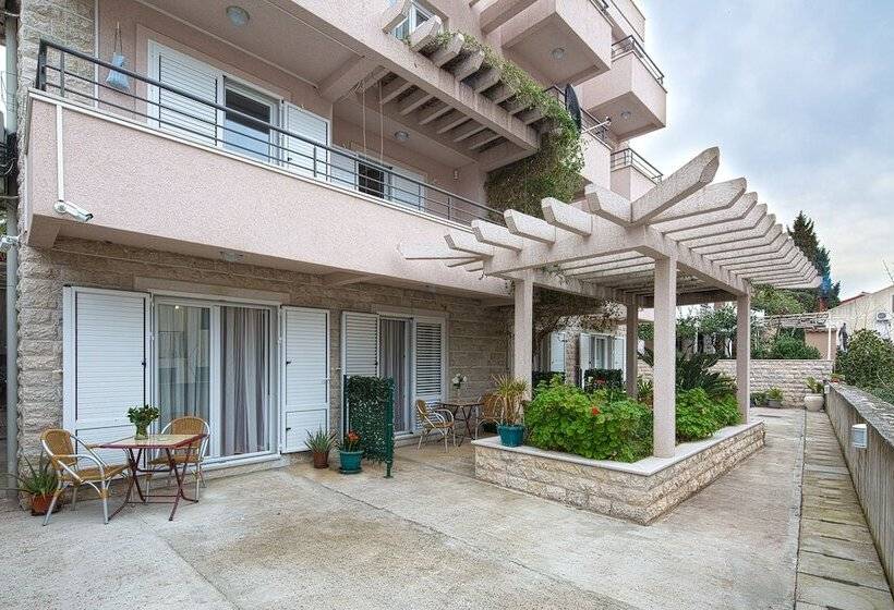 Petrovac Holiday Apartments