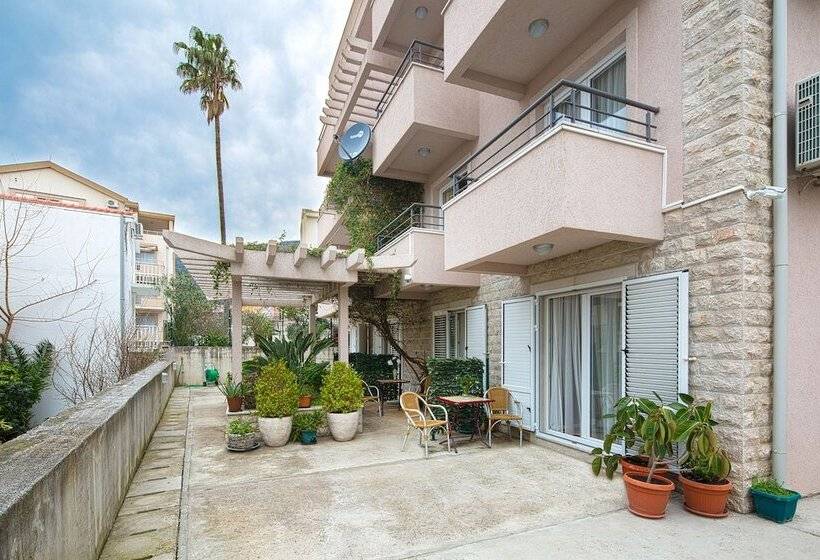 Petrovac Holiday Apartments