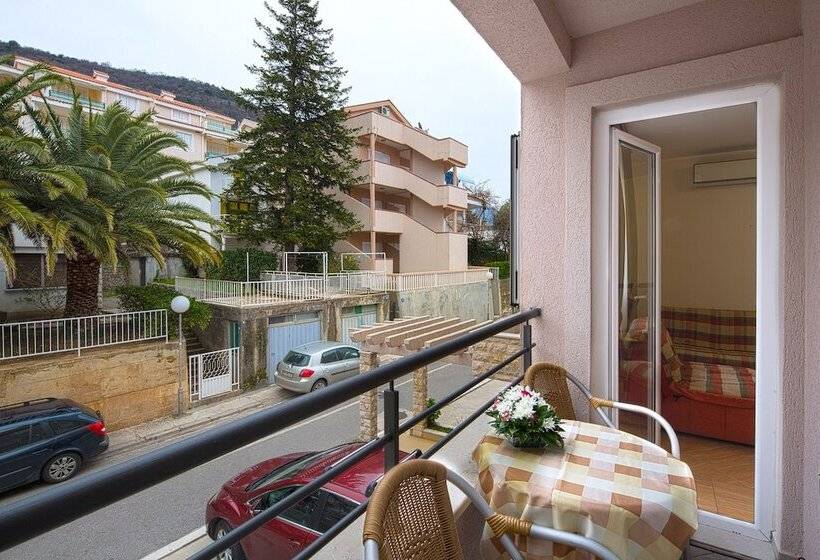 Petrovac Holiday Apartments