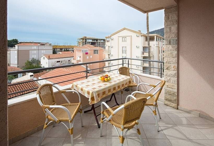 Petrovac Holiday Apartments