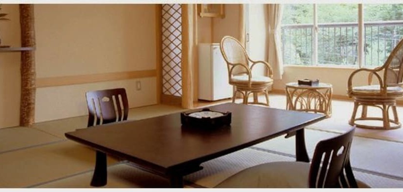 Рёкан Izunagaoka Onsen Futaba