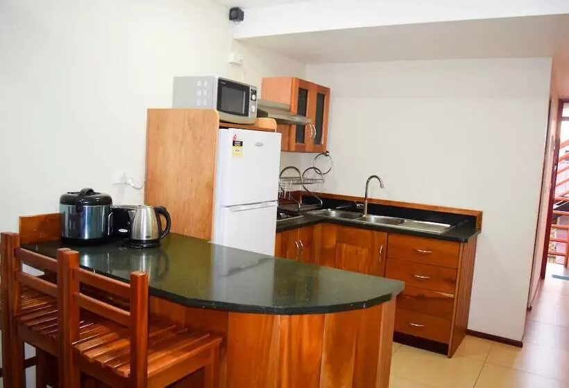 Al Minhaj Service Apartments