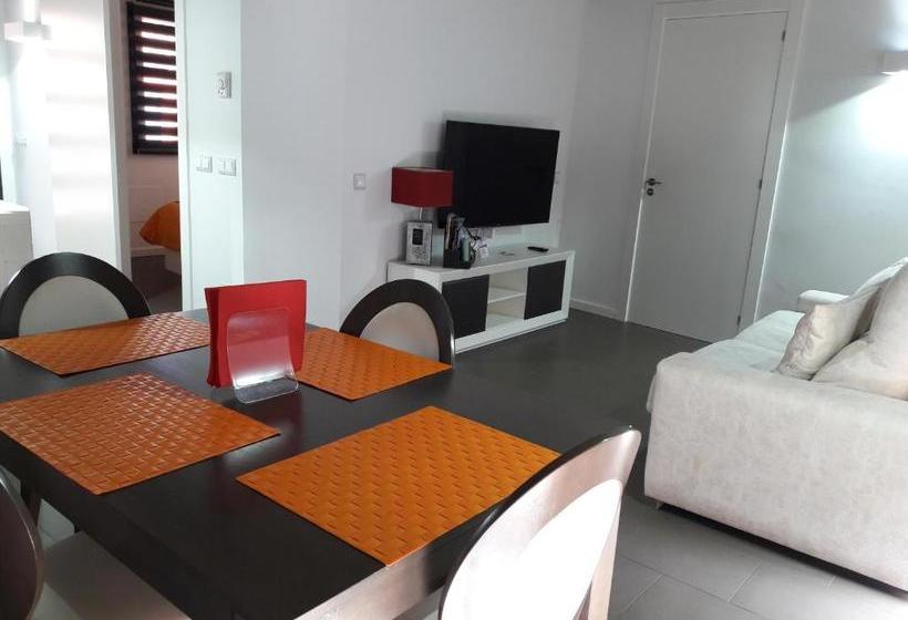 Apartaments Y Habitacions Entre Volcans