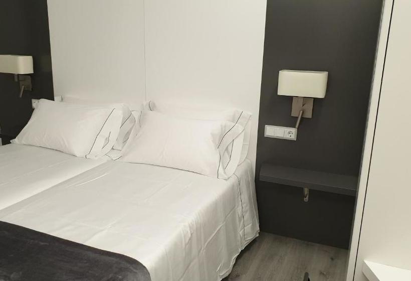 Apartaments Y Habitacions Entre Volcans