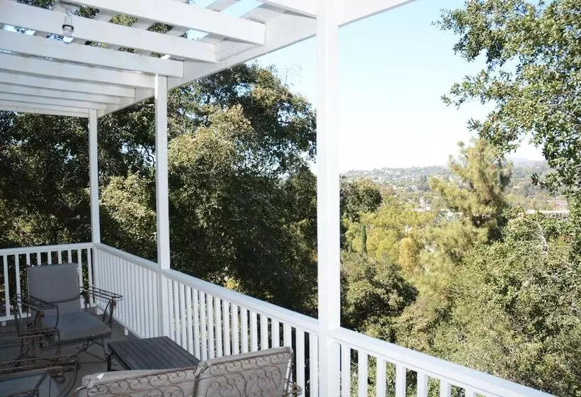 تختخواب و صبحانه Arroyo Vista Inn