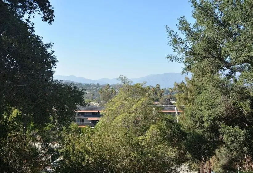تختخواب و صبحانه Arroyo Vista Inn