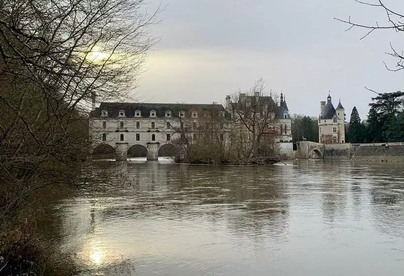 تختخواب و صبحانه Le Moulin Du Port