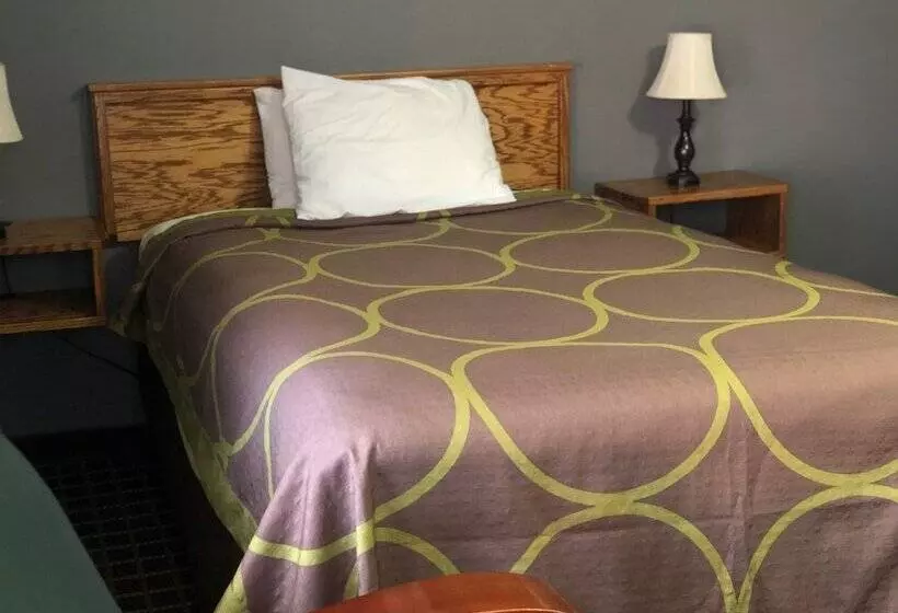 Hawkeye Motel