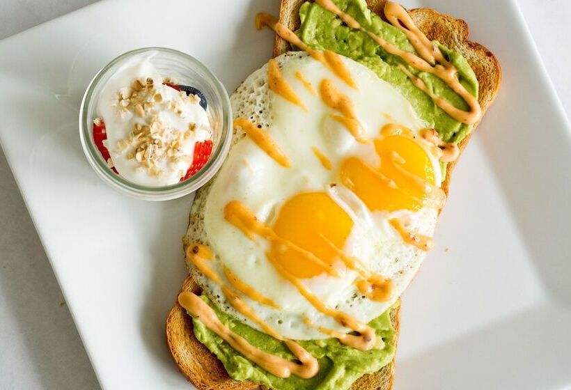 פונדק The Henderson