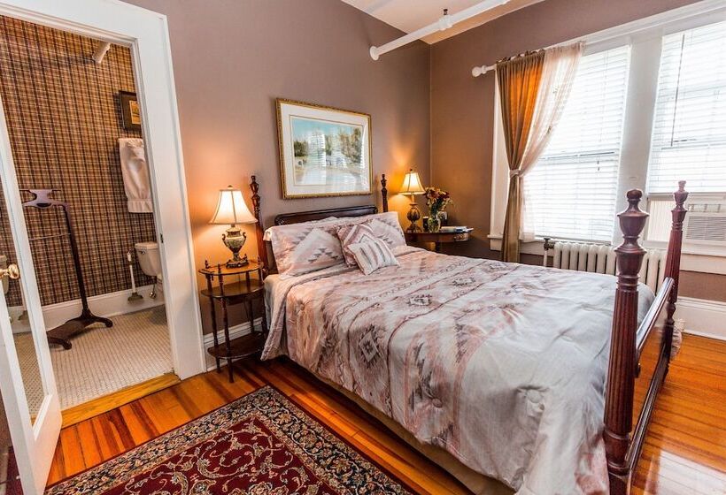 פונדק The Henderson