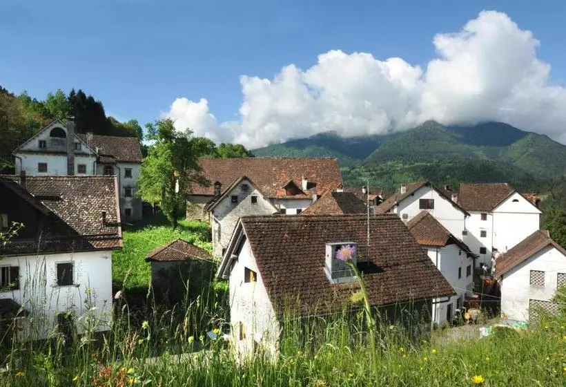 ホテル Albergo Diffuso Comeglians
