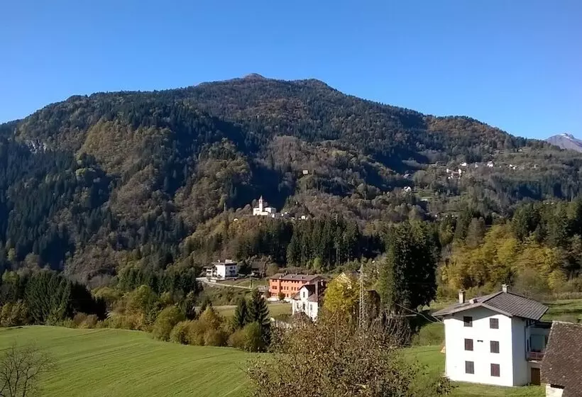 ホテル Albergo Diffuso Comeglians