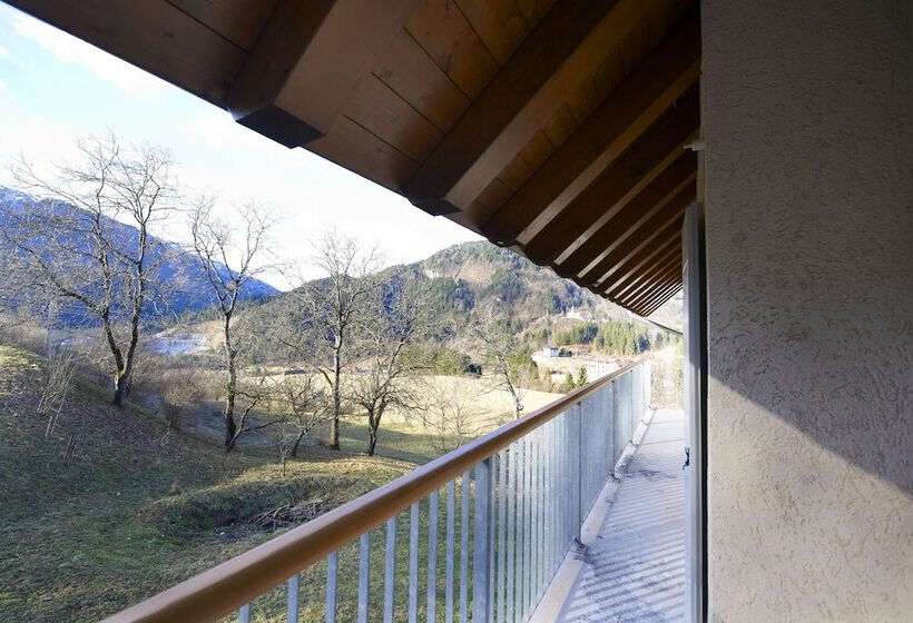 فندق Albergo Diffuso Comeglians