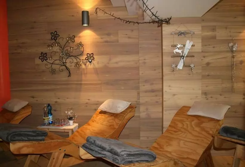 ホテル Albergo Diffuso Comeglians