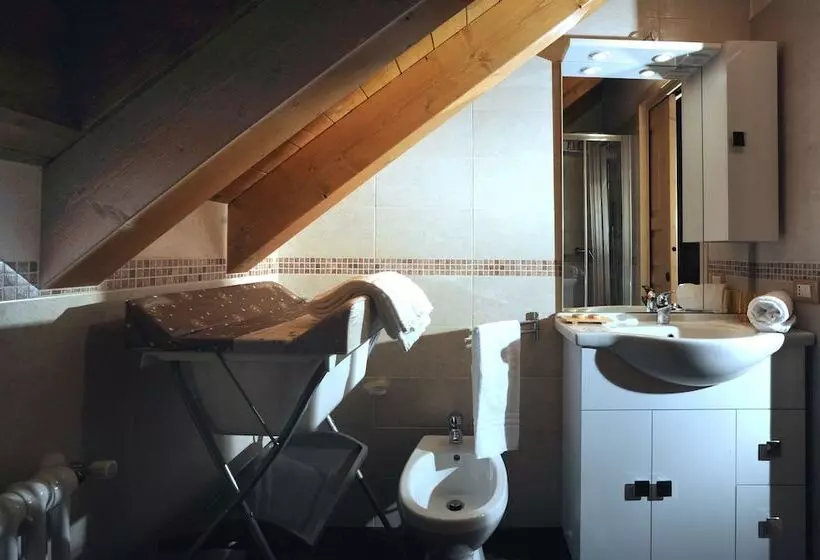 ホテル Albergo Diffuso Comeglians