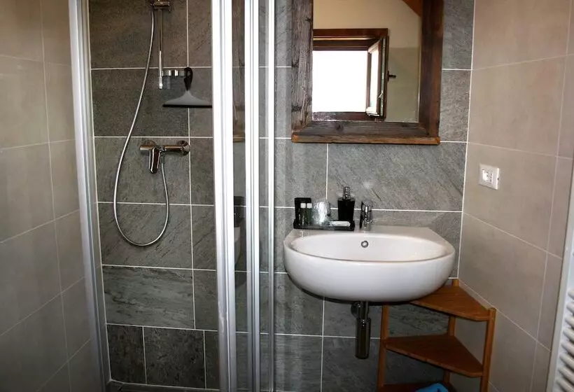 ホテル Albergo Diffuso Comeglians