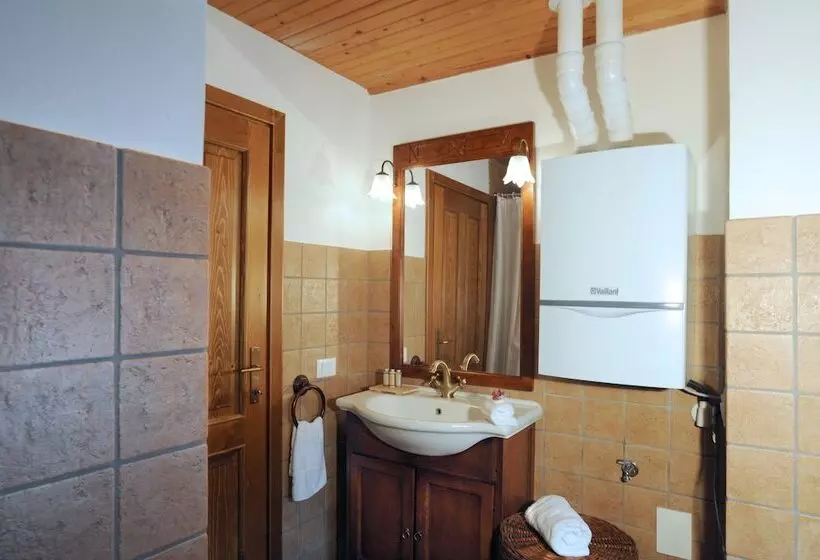 ホテル Albergo Diffuso Comeglians