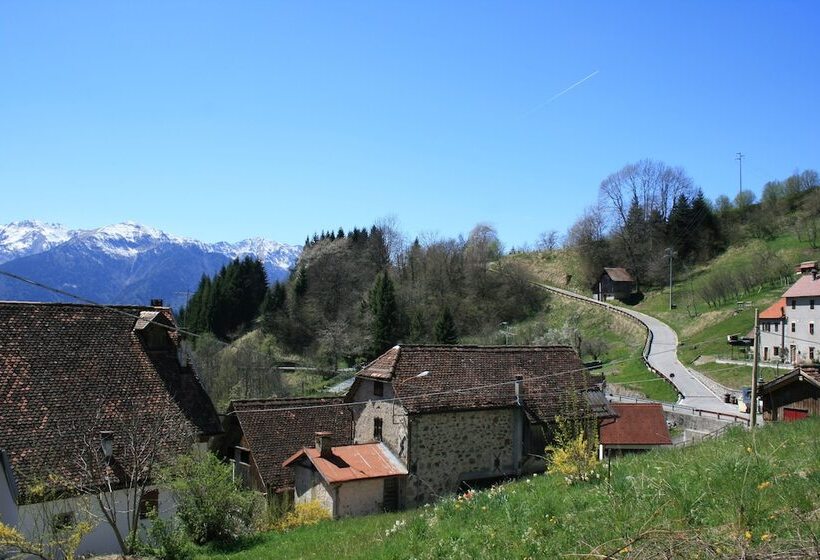 فندق Albergo Diffuso Comeglians