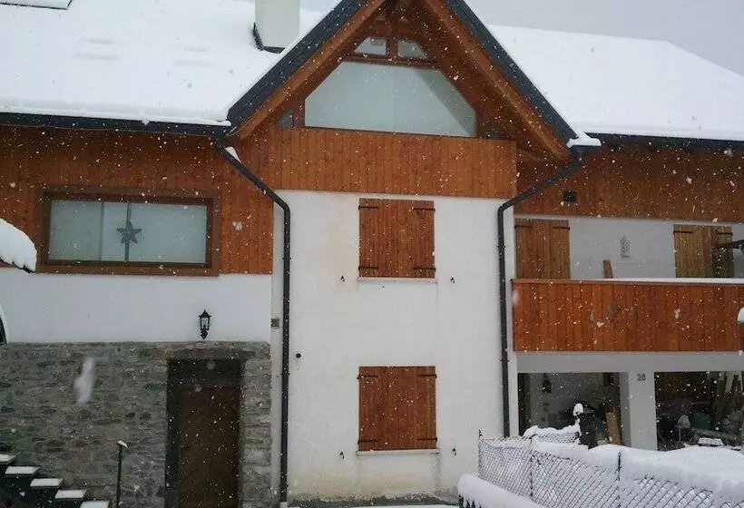 ホテル Albergo Diffuso Comeglians