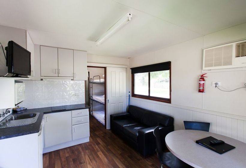 فندق Nrma Bairnsdale Riverside Holiday Park
