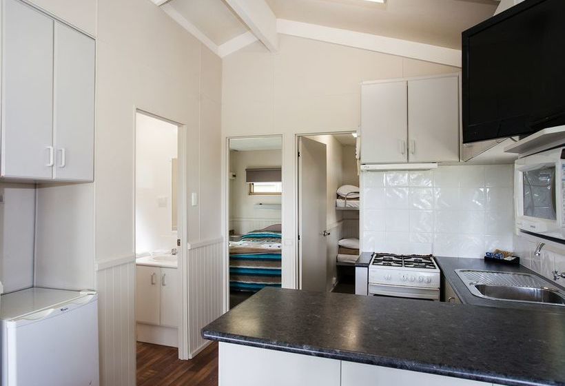 فندق Nrma Bairnsdale Riverside Holiday Park