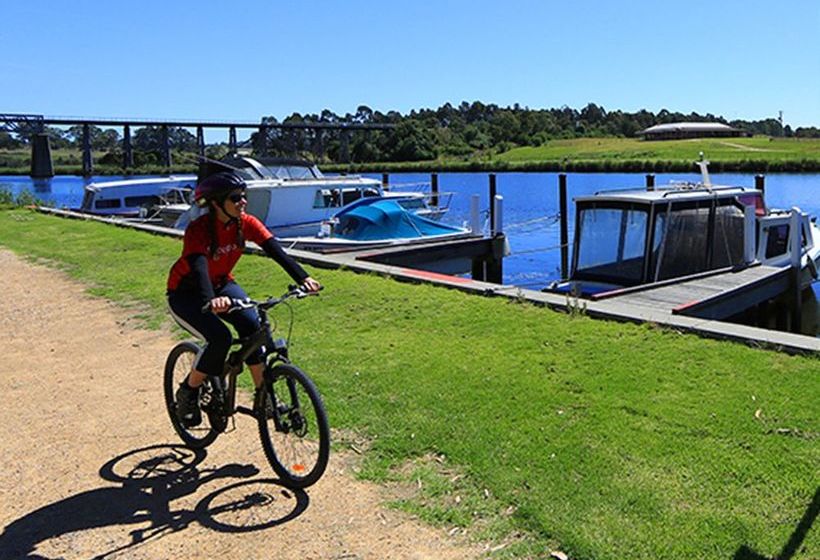 فندق Nrma Bairnsdale Riverside Holiday Park