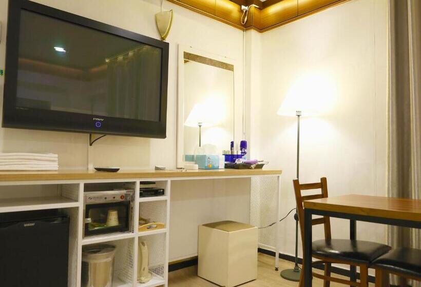 هتل Goodstay Andong Park