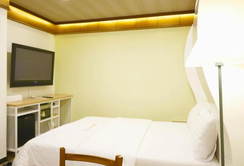 هتل Goodstay Andong Park