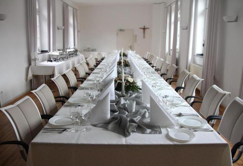 Отель Haus Overbach