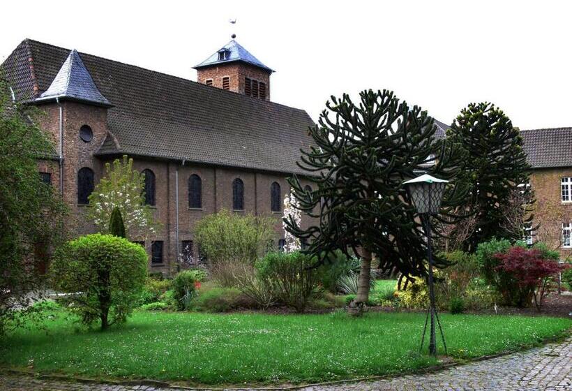 Отель Haus Overbach