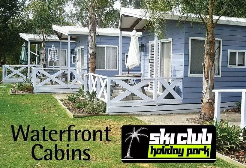 Hotelli Ski Club Holiday Park