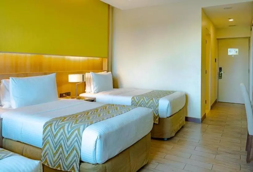 ホテル The Bayleaf Cavite