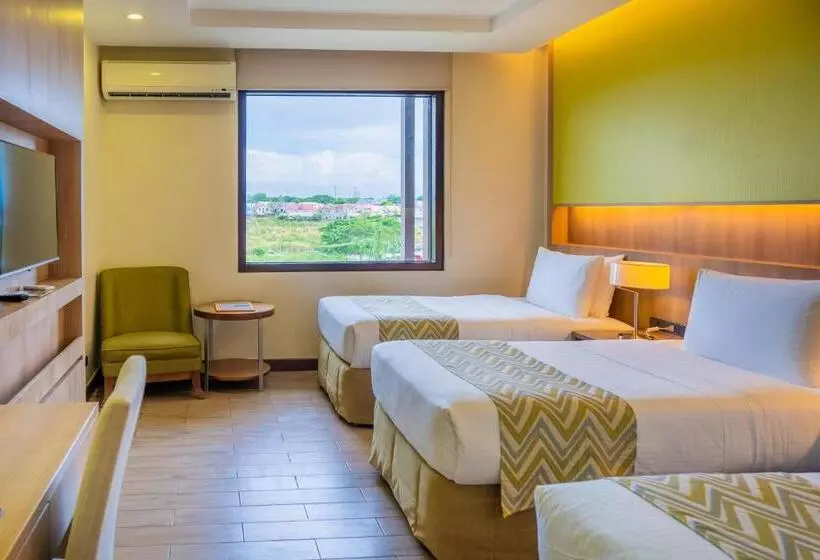 ホテル The Bayleaf Cavite