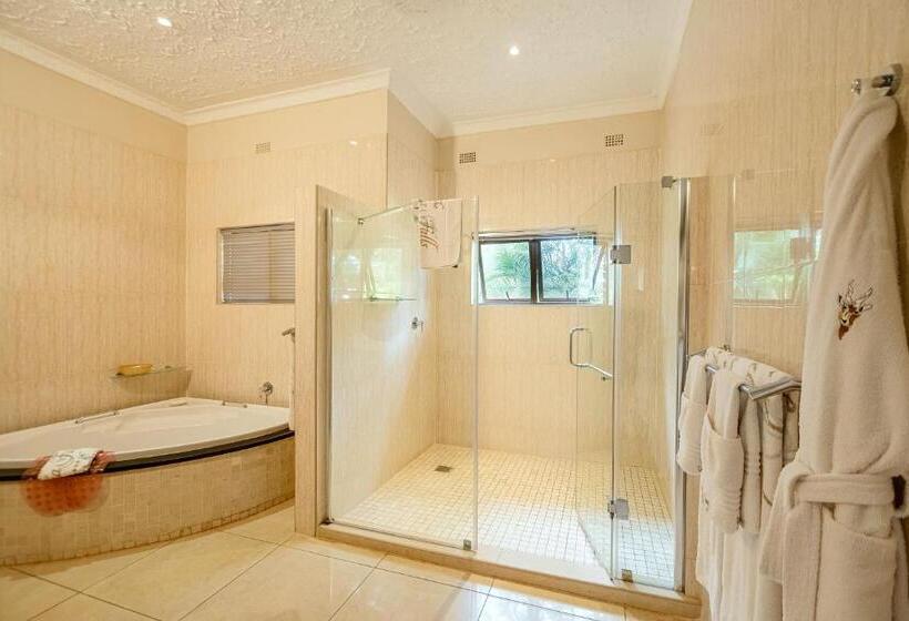 هتل The Victoria Falls Deluxe Suites