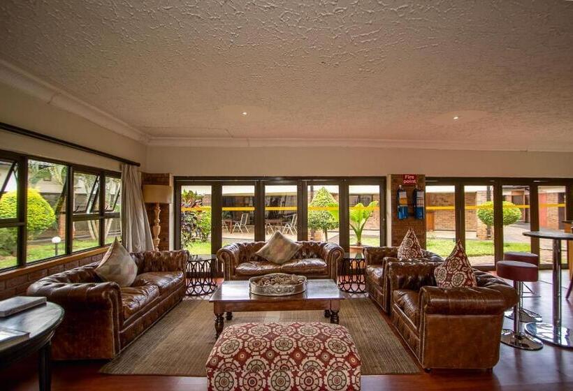 هتل The Victoria Falls Deluxe Suites