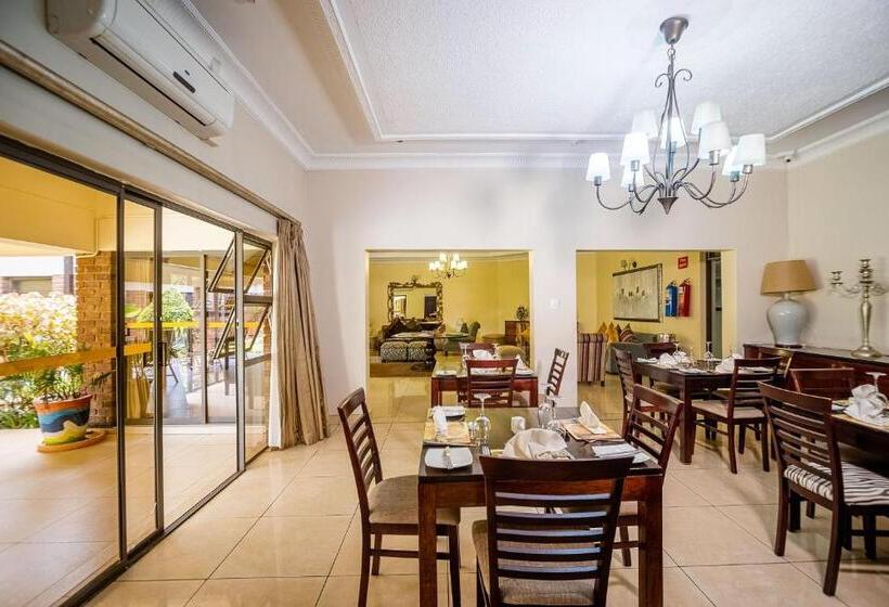 هتل The Victoria Falls Deluxe Suites