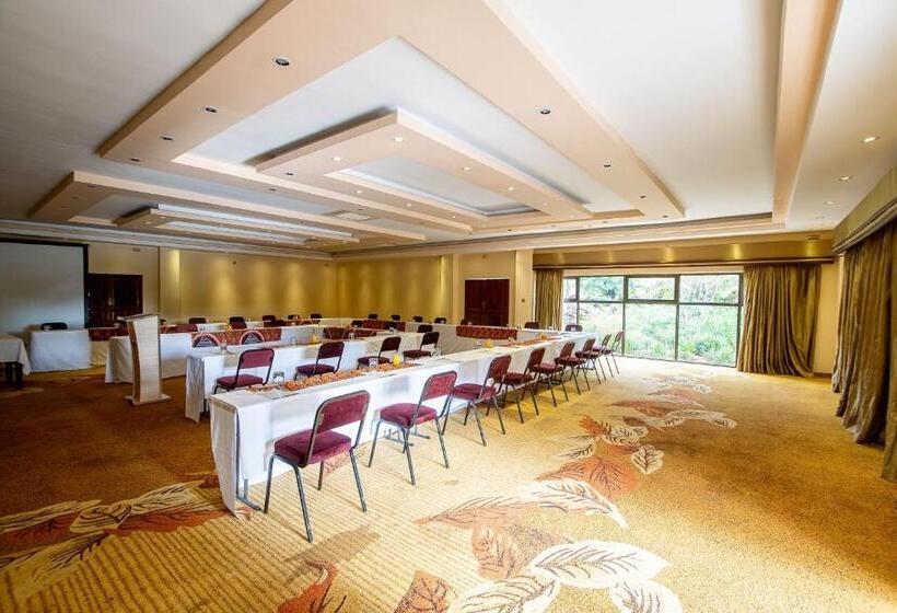 هتل The Victoria Falls Deluxe Suites