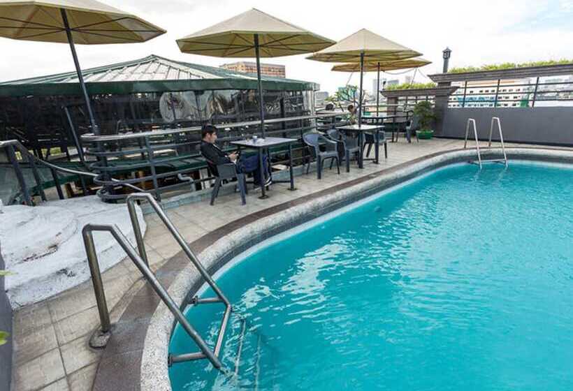 فندق Urban Travellers