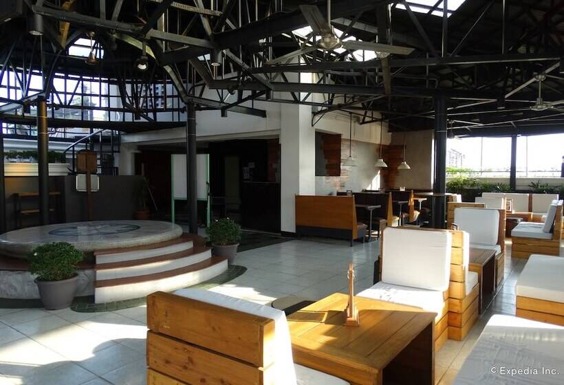 فندق Urban Travellers