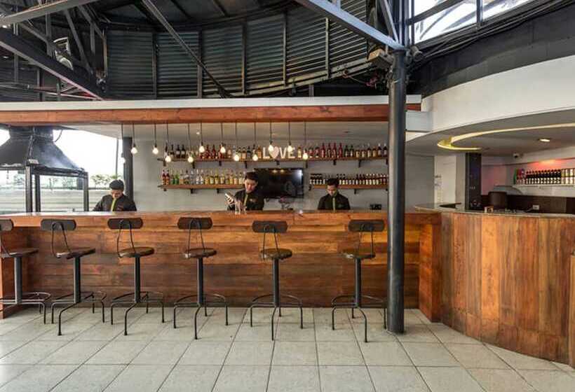 فندق Urban Travellers