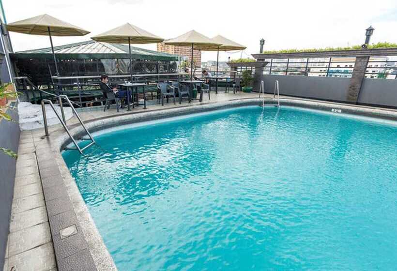 فندق Urban Travellers