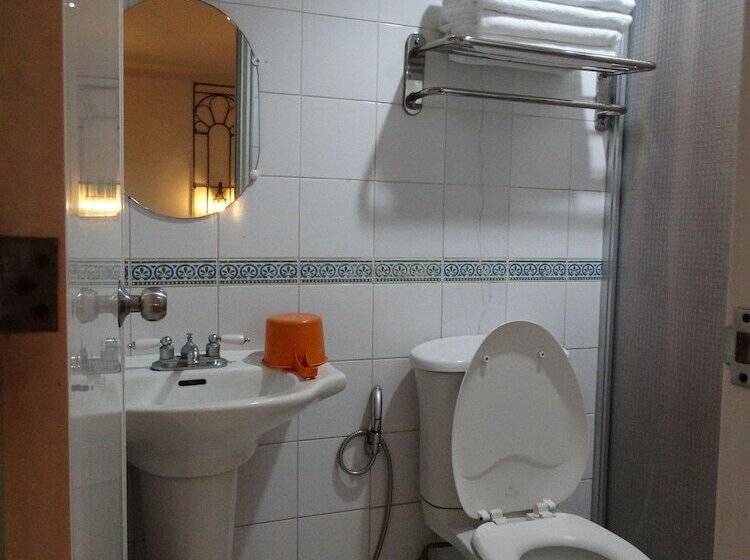 فندق Urban Travellers