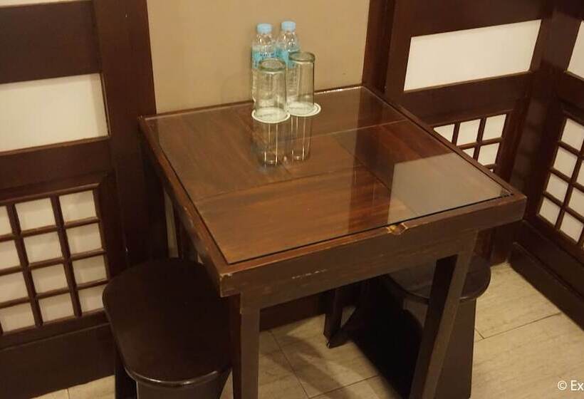 فندق Urban Travellers