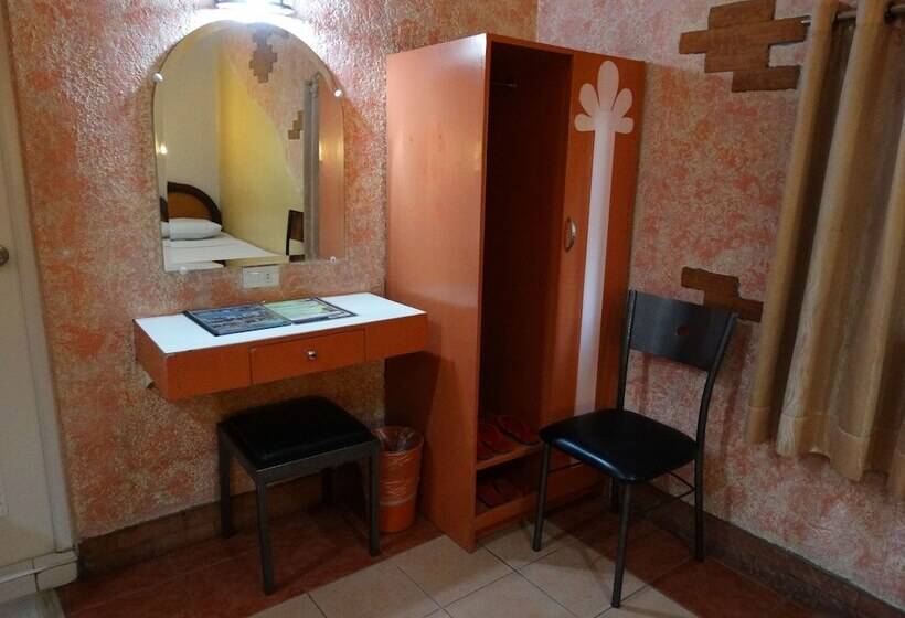 فندق Urban Travellers